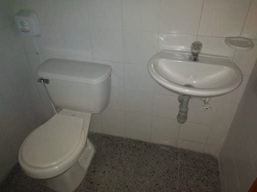 Local en arriendo en Guayabal, Medellín, 214 m² · foto 18 de 20