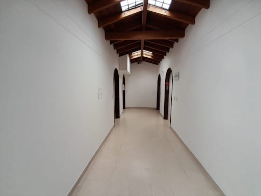 Oficina en arriendo en Conquistadores, Medellín, 35 m² · foto 2 de 10