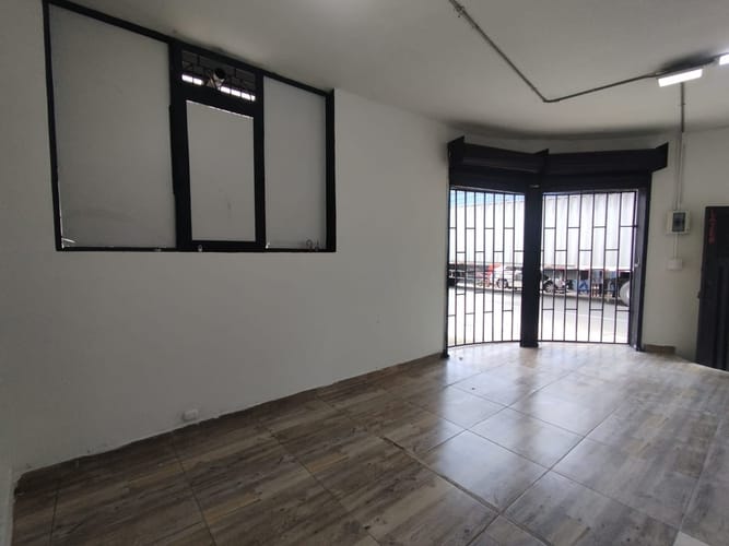 Local en arriendo en La Ceja, 30 m² · foto 2 de 8