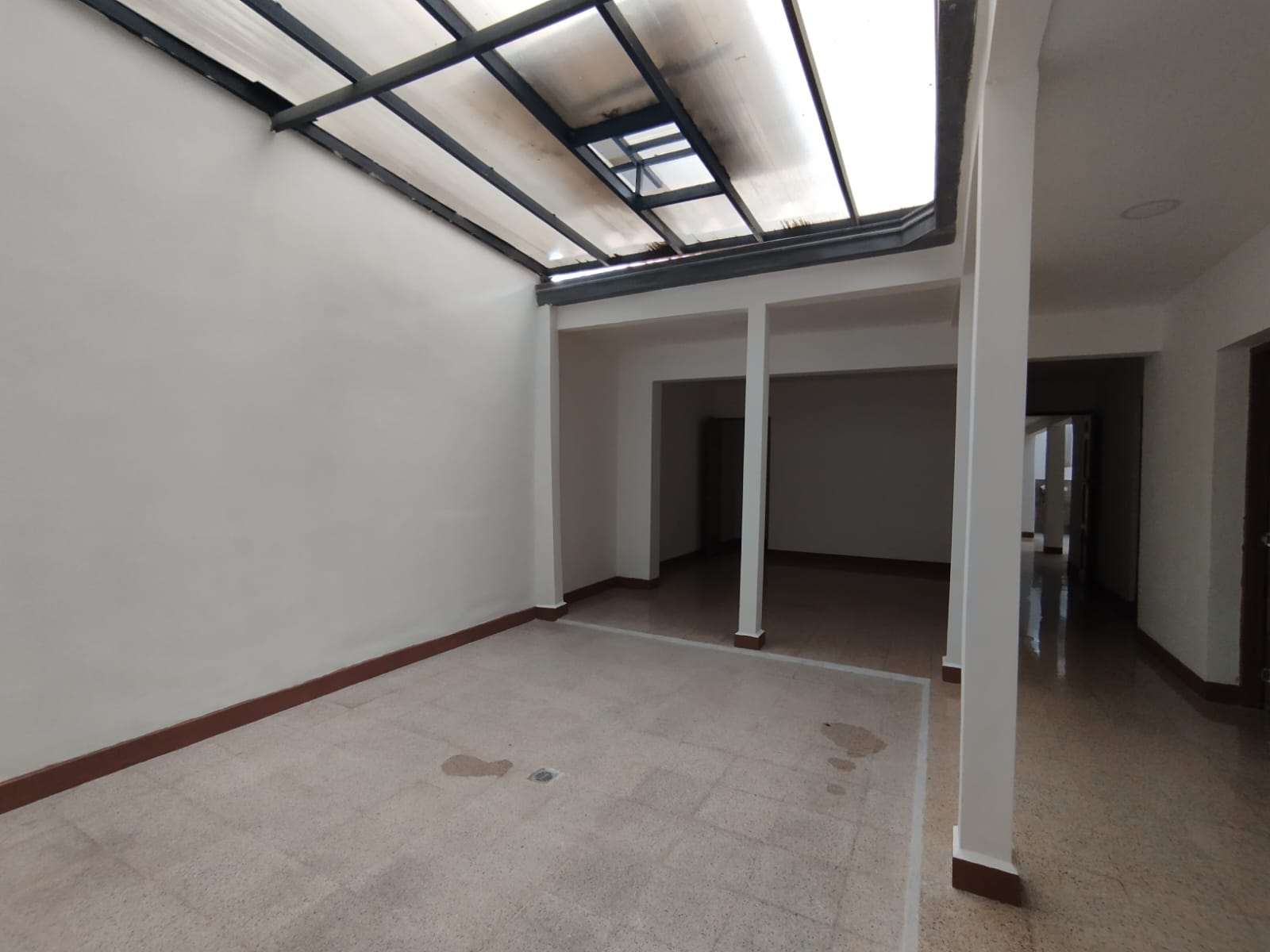 Casa en arriendo en La Castellana, Medellín · foto 3 de 11