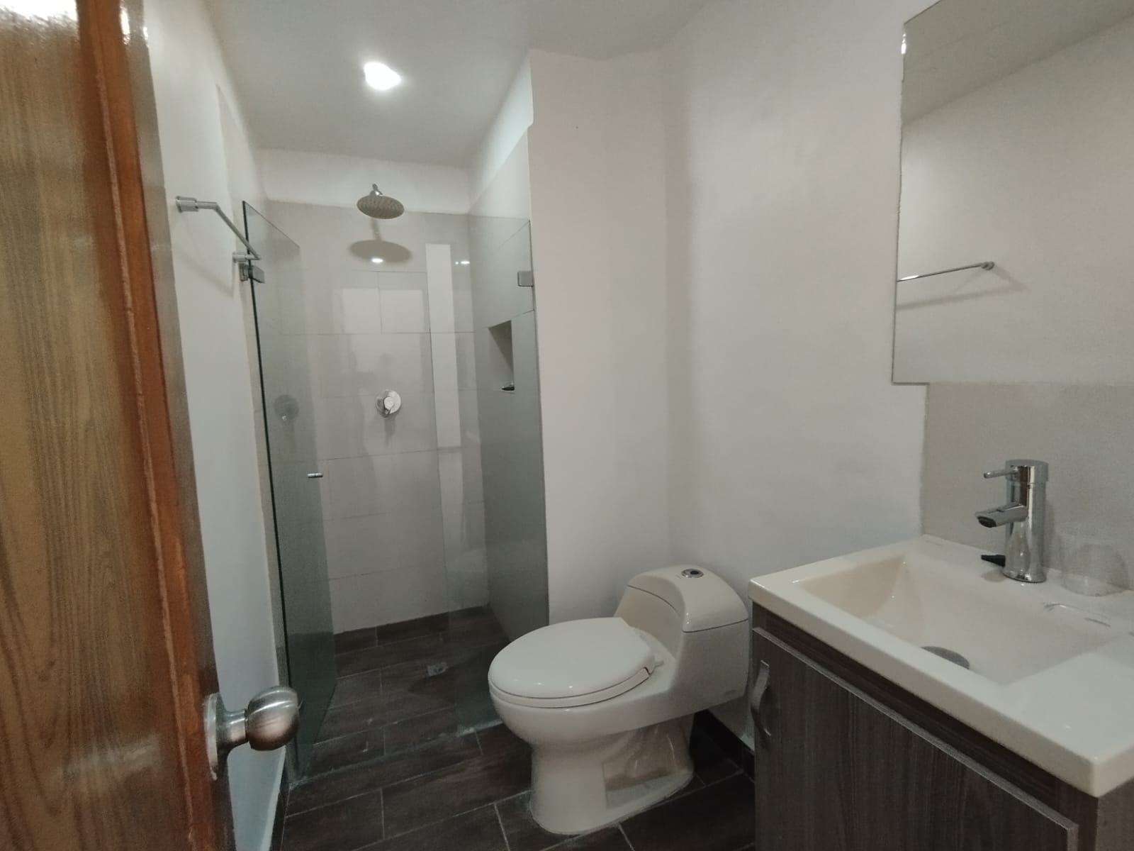 Casa en arriendo en La Castellana, Medellín · foto 5 de 11