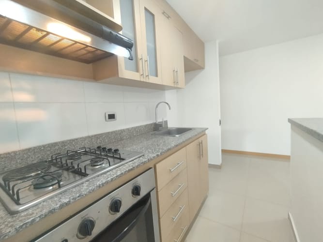 Apartamento de 3 alcobas en arriendo en Loma Del Indio, Medellín, 72 m² · foto 14 de 20
