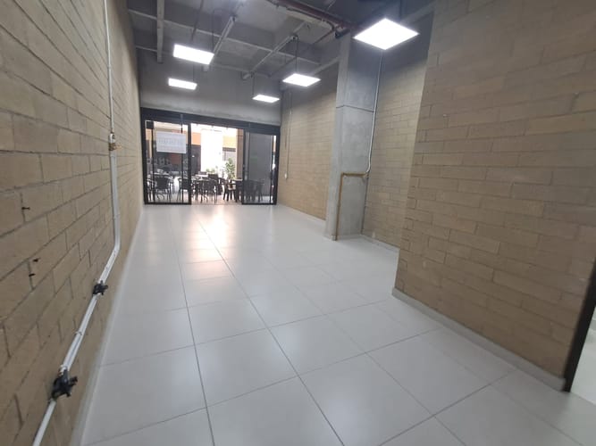 Local en arriendo en El Poblado, Medellín, 48 m² · foto 3 de 8