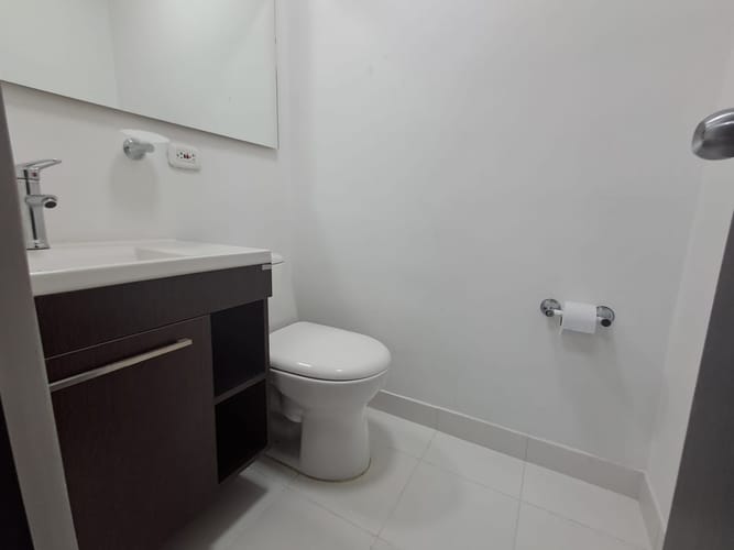 Local en arriendo en El Poblado, Medellín, 48 m² · foto 4 de 8