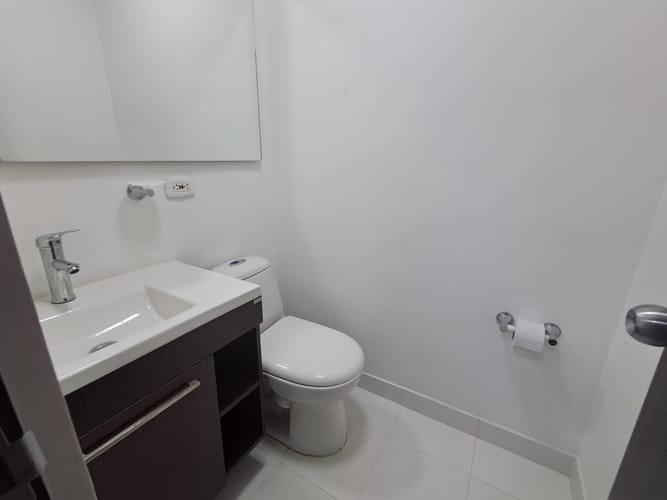 Local en arriendo en El Poblado, Medellín, 48 m² · foto 8 de 8