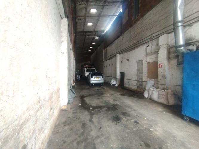 Bodega en arriendo en Perpetuo Socorro, Medellín, 170 m² · foto 7 de 8