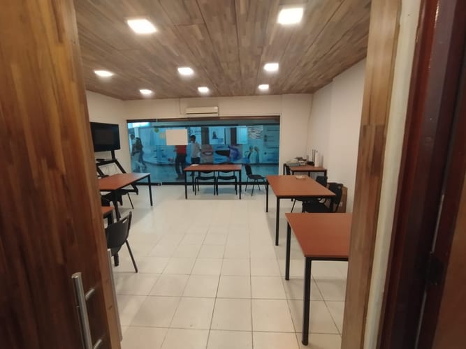 Local en arriendo en La Candelaria, Medellín, 42 m² · foto 3 de 11