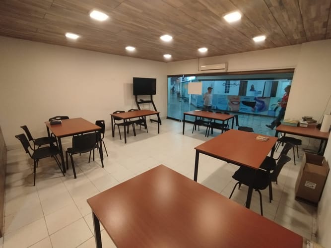 Local en arriendo en La Candelaria, Medellín, 42 m² · foto 6 de 11