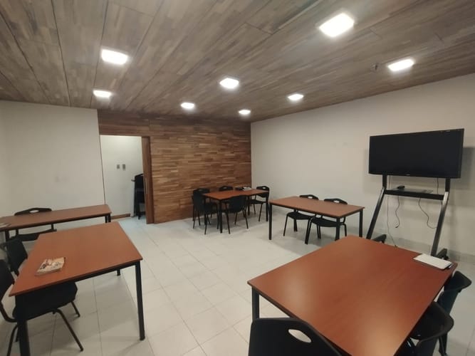 Local en arriendo en La Candelaria, Medellín, 42 m² · foto 7 de 11