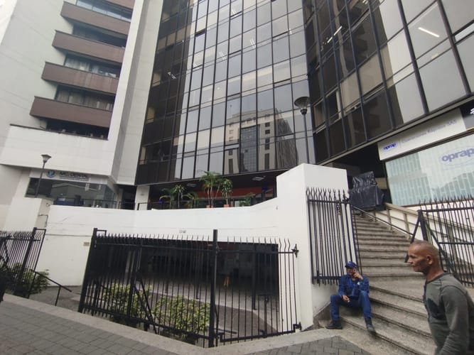 Local en arriendo en La Candelaria, Medellín, 42 m² · foto 10 de 11