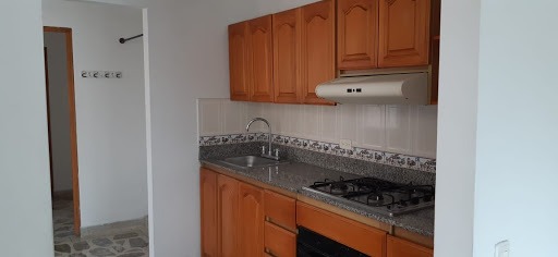Apartamento en arriendo en El Portal, Envigado · foto 2 de 15