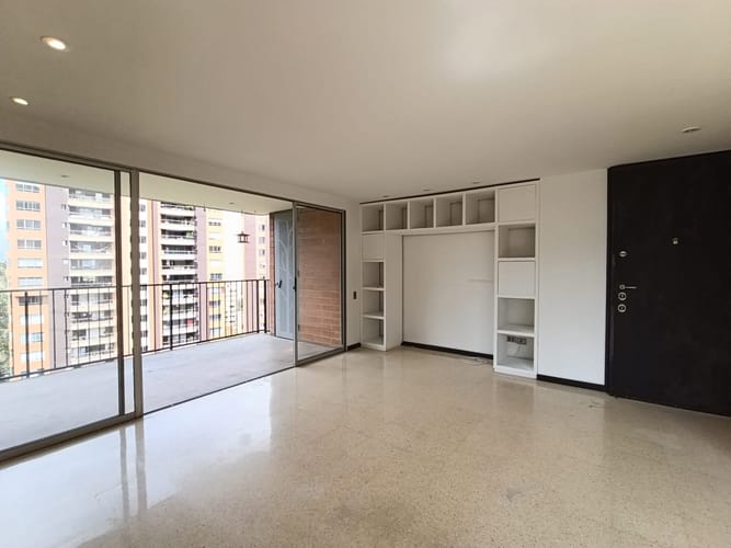 Apartamento de 2 alcobas en arriendo en Urbanizacion Remansos De San Lucas, Medellín, 183 m² · foto 2 de 19