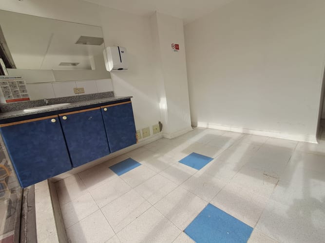 Oficina en arriendo en Suramérica, Itagüí, 351 m² · foto 2 de 14