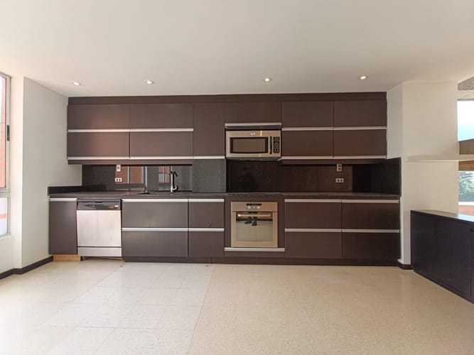 Apartamento de 2 alcobas en arriendo en Urbanizacion Remansos De San Lucas, Medellín, 183 m² · foto 17 de 19