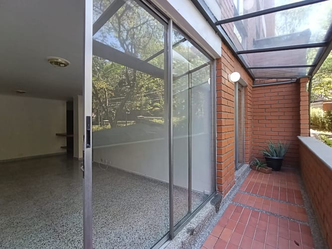 Apartamento de 3 alcobas en arriendo en El Poblado, Medellín, 120 m² · foto 2 de 16