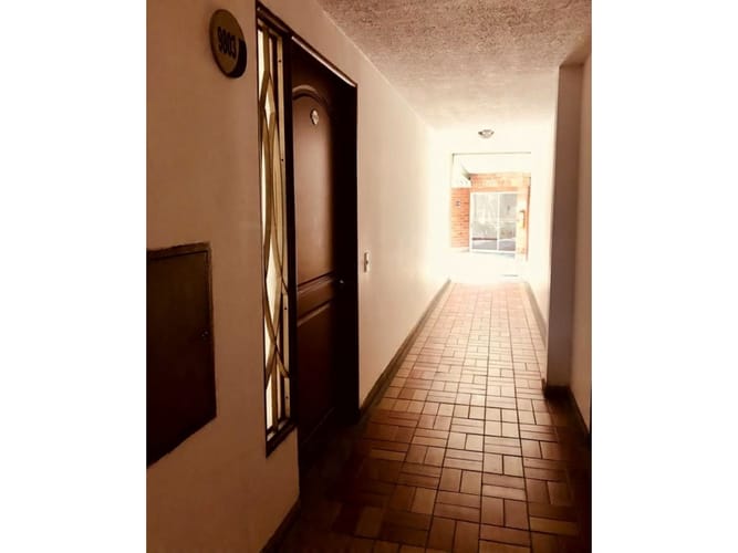 Apartamento de 3 alcobas en venta en El Castillo, Medellín, 80 m² · foto 3 de 13