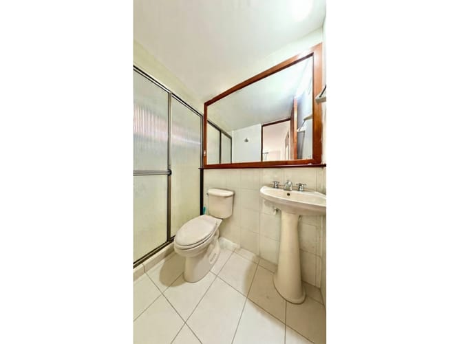 Apartamento de 3 alcobas en venta en El Castillo, Medellín, 80 m² · foto 10 de 13