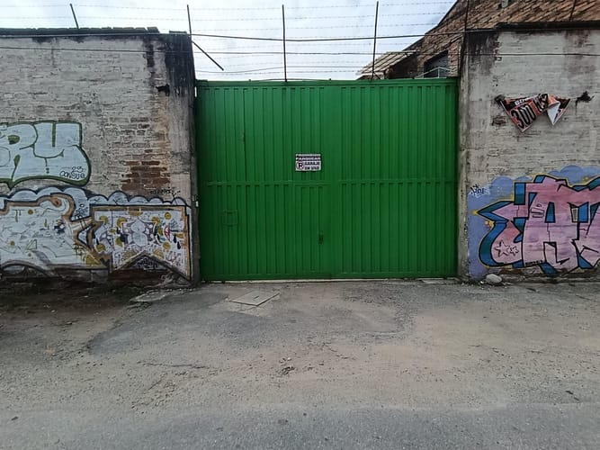 Bodega en arriendo en Perpetuo Socorro, Medellín, 1380 m² · foto 2 de 20