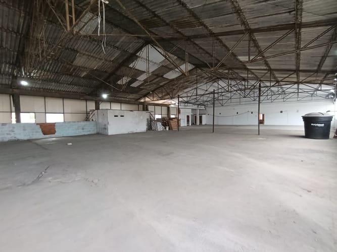 Bodega en arriendo en Perpetuo Socorro, Medellín, 1380 m² · foto 8 de 20