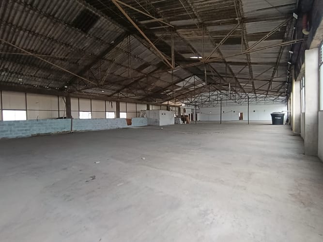 Bodega en arriendo en Perpetuo Socorro, Medellín, 1380 m² · foto 9 de 20