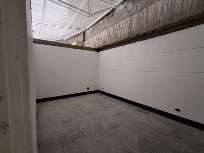 Bodega en arriendo en La Candelaria, Medellín, 250 m² · foto 2 de 15