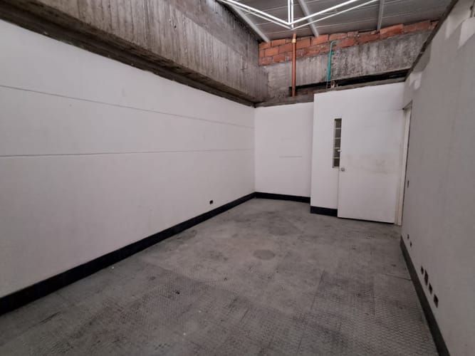 Bodega en arriendo en La Candelaria, Medellín, 250 m² · foto 3 de 15