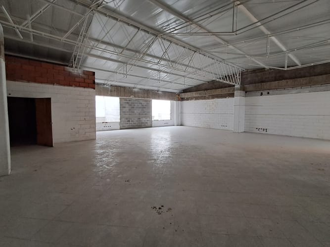 Bodega en arriendo en La Candelaria, Medellín, 250 m² · foto 4 de 15