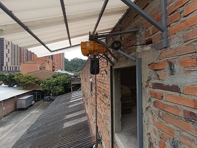 Bodega en arriendo en Perpetuo Socorro, Medellín, 1380 m² · foto 18 de 20