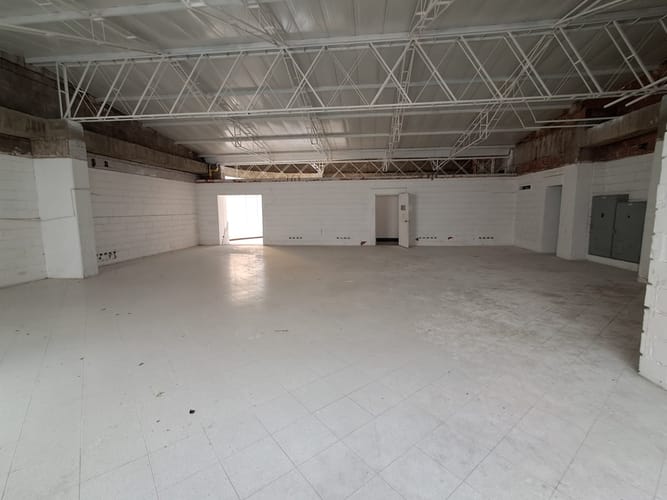 Bodega en arriendo en La Candelaria, Medellín, 250 m² · foto 8 de 15