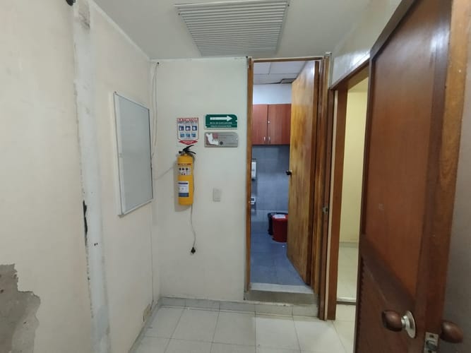 Local en arriendo en La Candelaria, Medellín, 51 m² · foto 2 de 20