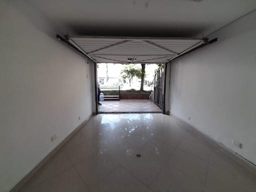 Local en arriendo en Laureles, Medellín, 20 m² · foto 2 de 19