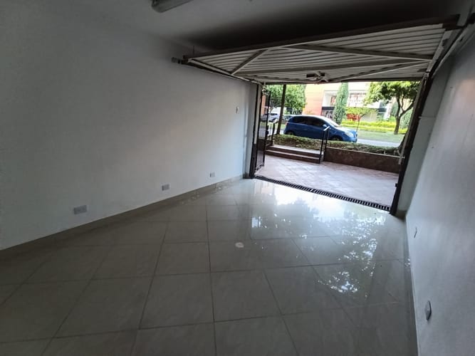 Local en arriendo en Laureles, Medellín, 20 m² · foto 18 de 19