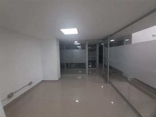 Oficina en arriendo en Suramericana, Medellín, 90 m² · foto 2 de 11