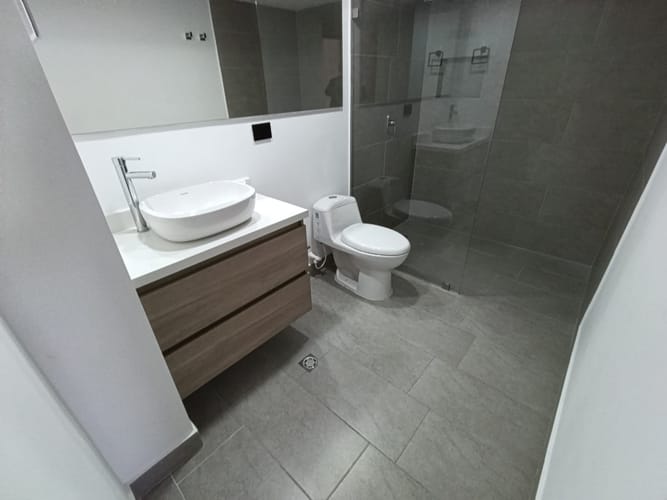 Apartamento de 3 alcobas en arriendo en Laureles, Medellín, 155 m² · foto 4 de 17
