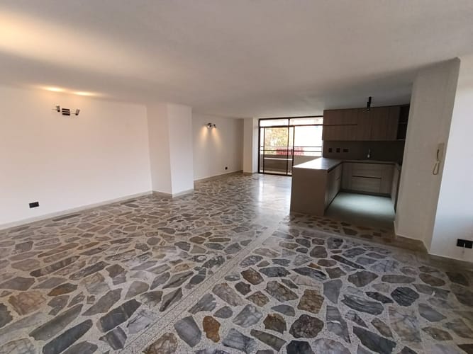 Apartamento de 3 alcobas en arriendo en Laureles, Medellín, 155 m² · foto 7 de 17