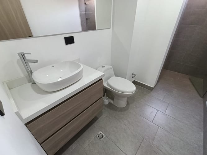 Apartamento de 3 alcobas en arriendo en Laureles, Medellín, 155 m² · foto 9 de 17