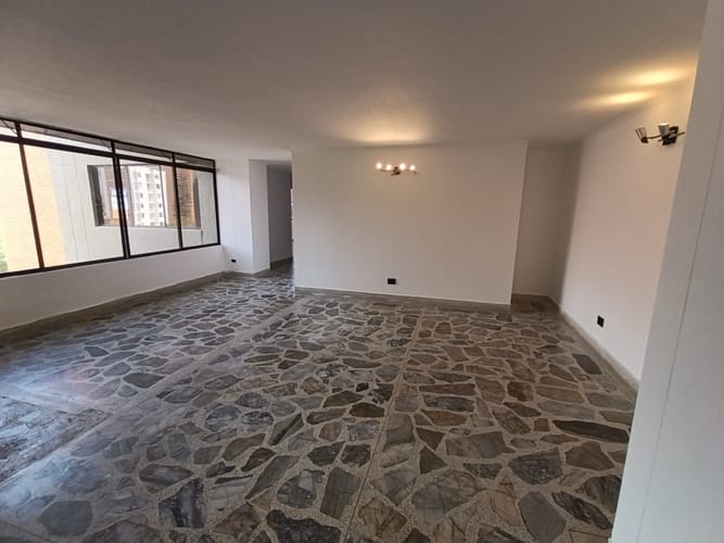 Apartamento de 3 alcobas en arriendo en Laureles, Medellín, 155 m² · foto 14 de 17