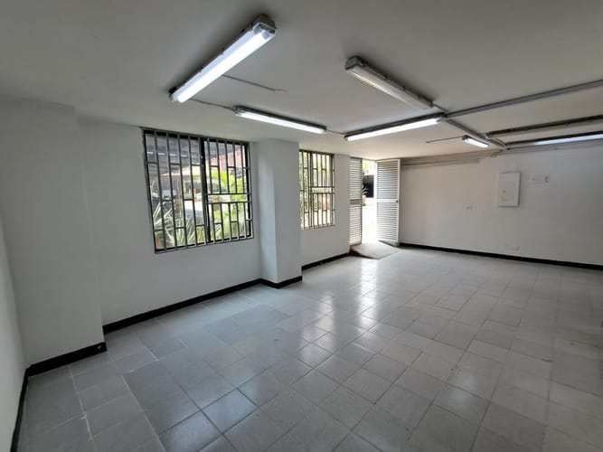 Local en arriendo en Lorena, Medellín, 153 m² · foto 3 de 20