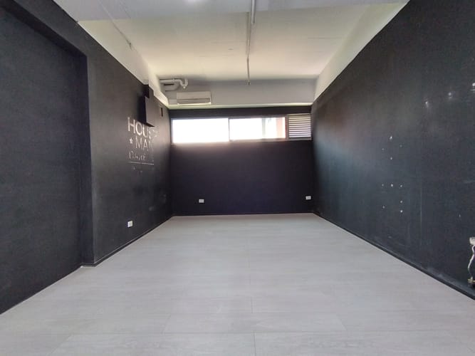 Local en arriendo en El Poblado, Medellín, 28 m² · foto 2 de 6