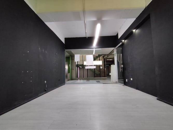 Local en arriendo en El Poblado, Medellín, 28 m² · foto 4 de 6