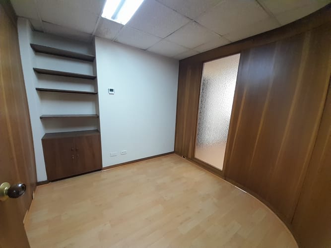 Oficina en arriendo en El Poblado, Medellín, 59 m² · foto 4 de 10