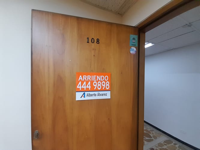 Oficina en arriendo en El Poblado, Medellín, 59 m² · foto 8 de 10