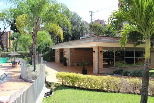 Apartamento en arriendo en Zona Centro, Envigado
