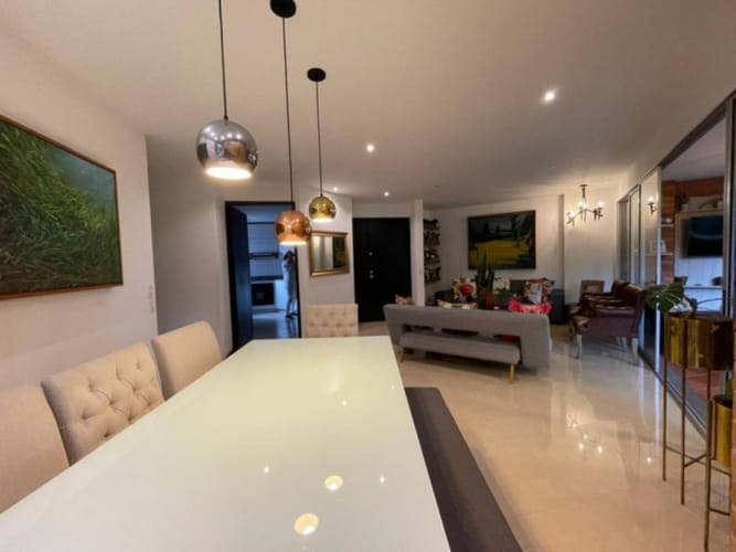 Apartamento de 3 alcobas en venta en El Poblado, Medellín, 160 m² · foto 4 de 20