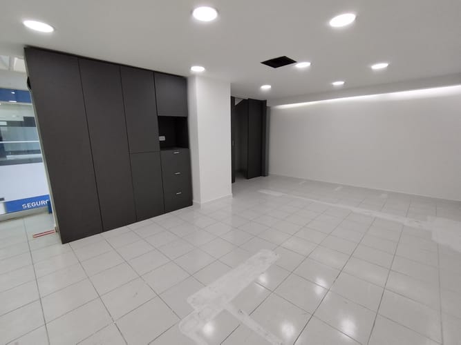 Local en arriendo en El Poblado, Medellín, 80 m² · foto 2 de 11