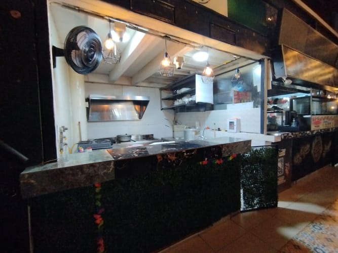Local en arriendo en El Poblado, Medellín, 10 m² · foto 2 de 10