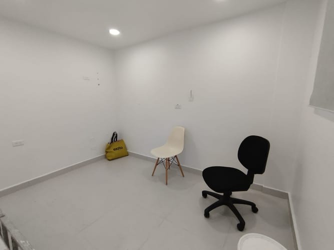 Oficina en arriendo en Laureles, Medellín, 46 m² · foto 3 de 11