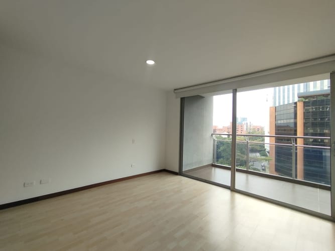 Apartamento de 2 alcobas en arriendo en El Poblado, Medellín, 91 m² · foto 2 de 20