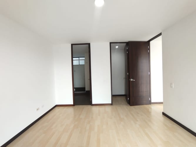 Apartamento de 2 alcobas en arriendo en El Poblado, Medellín, 91 m² · foto 5 de 20