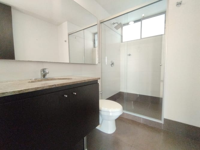 Apartamento de 2 alcobas en arriendo en El Poblado, Medellín, 91 m² · foto 9 de 20